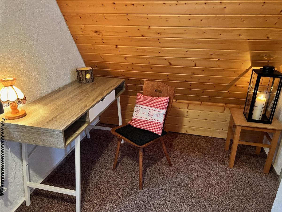Urige Berghuette Mit Kamin Und Sauna Im Erzgebirge Nahe Schwarzwassertal Pobershau Luaran gambar